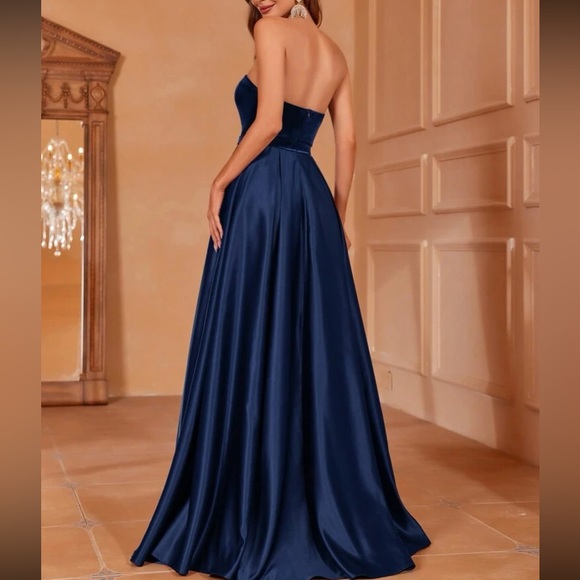 Luxe slit thigh satin party formal evening dress - Picture 4 of 7